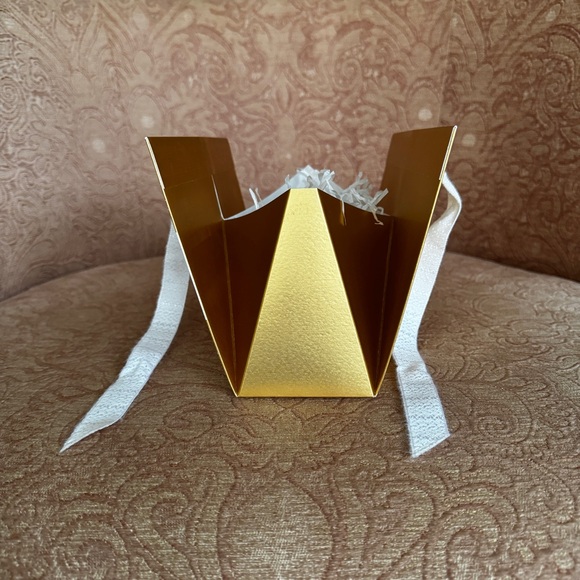 Chanel Gold Gift Bag - Picture 8 of 11